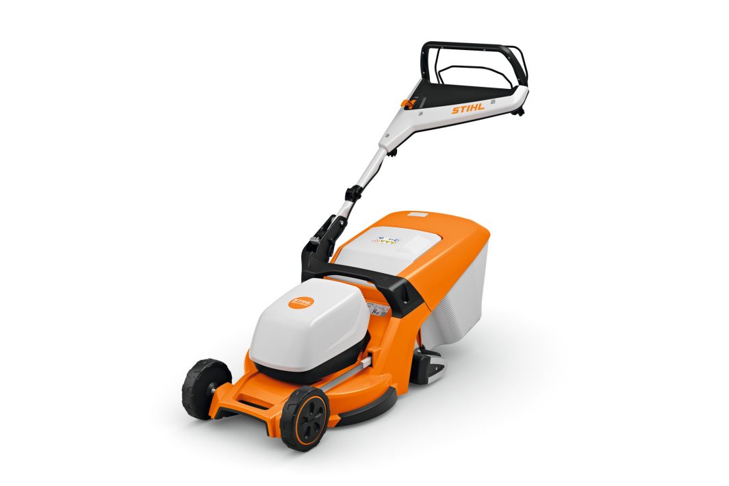 RMA448RV Lawn Mower With Rear Roller