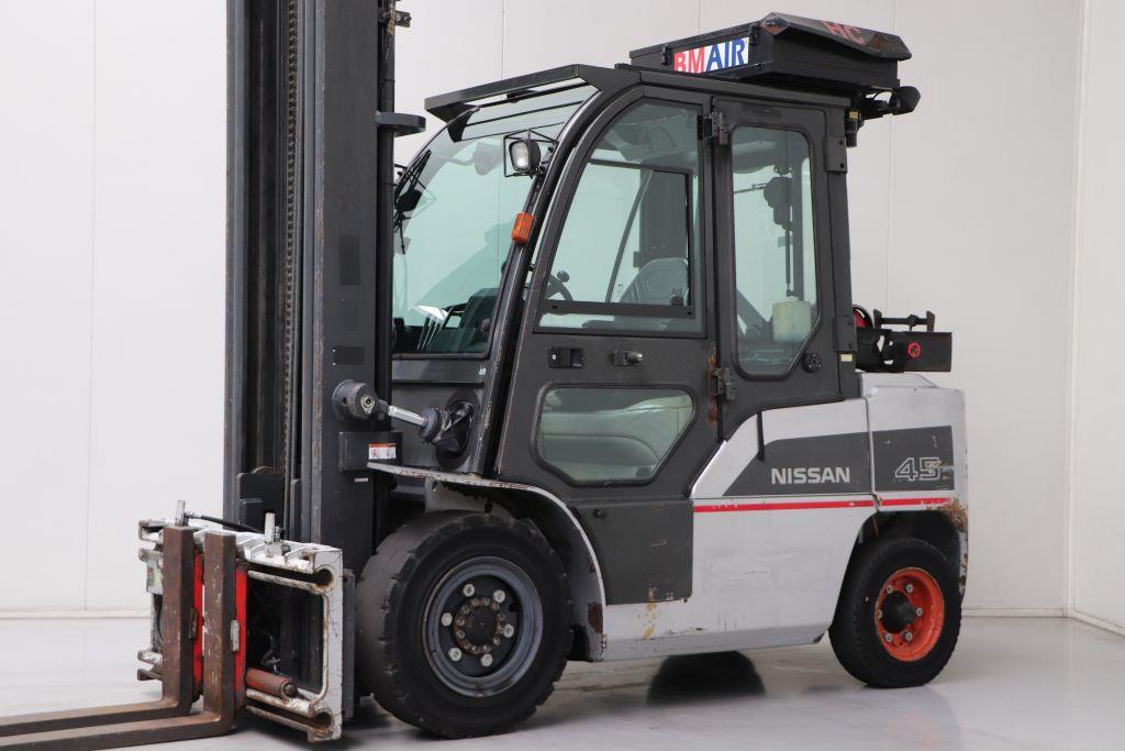 LPG And Diesel Forktrucks (2100kg-2800kg). Hire from