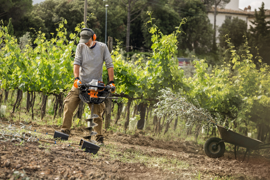 1 Man Post Hole Boarer | Stihl BT131 | Chislett Hire